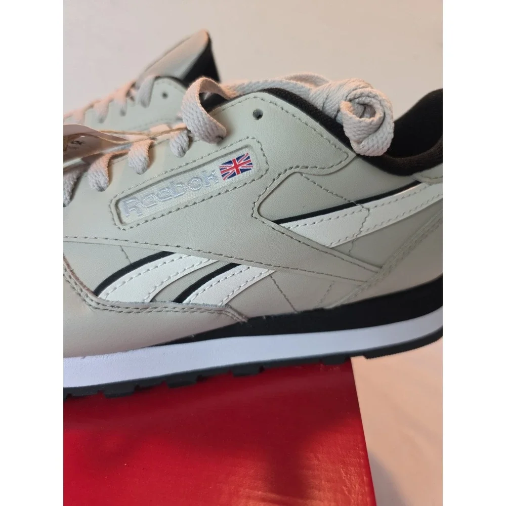 Reebok CL Classic Leather Men's 11, Women's 12.5 Beige Running Unisex Shoe NIB